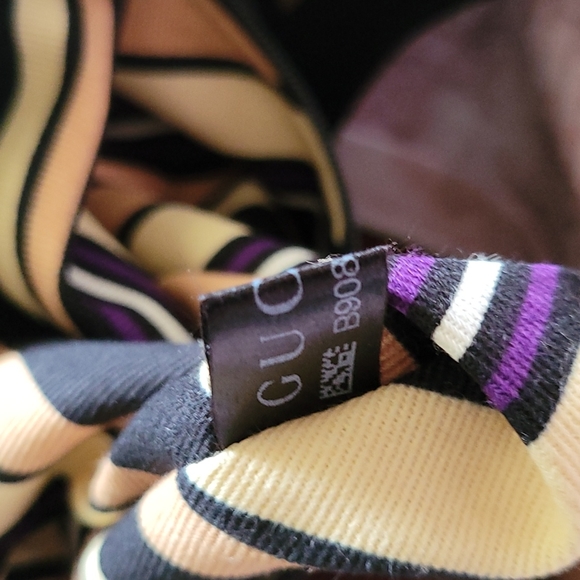 Designer GUCCI Patent Leather Handbag with Dustbag - Picture 4 of 10